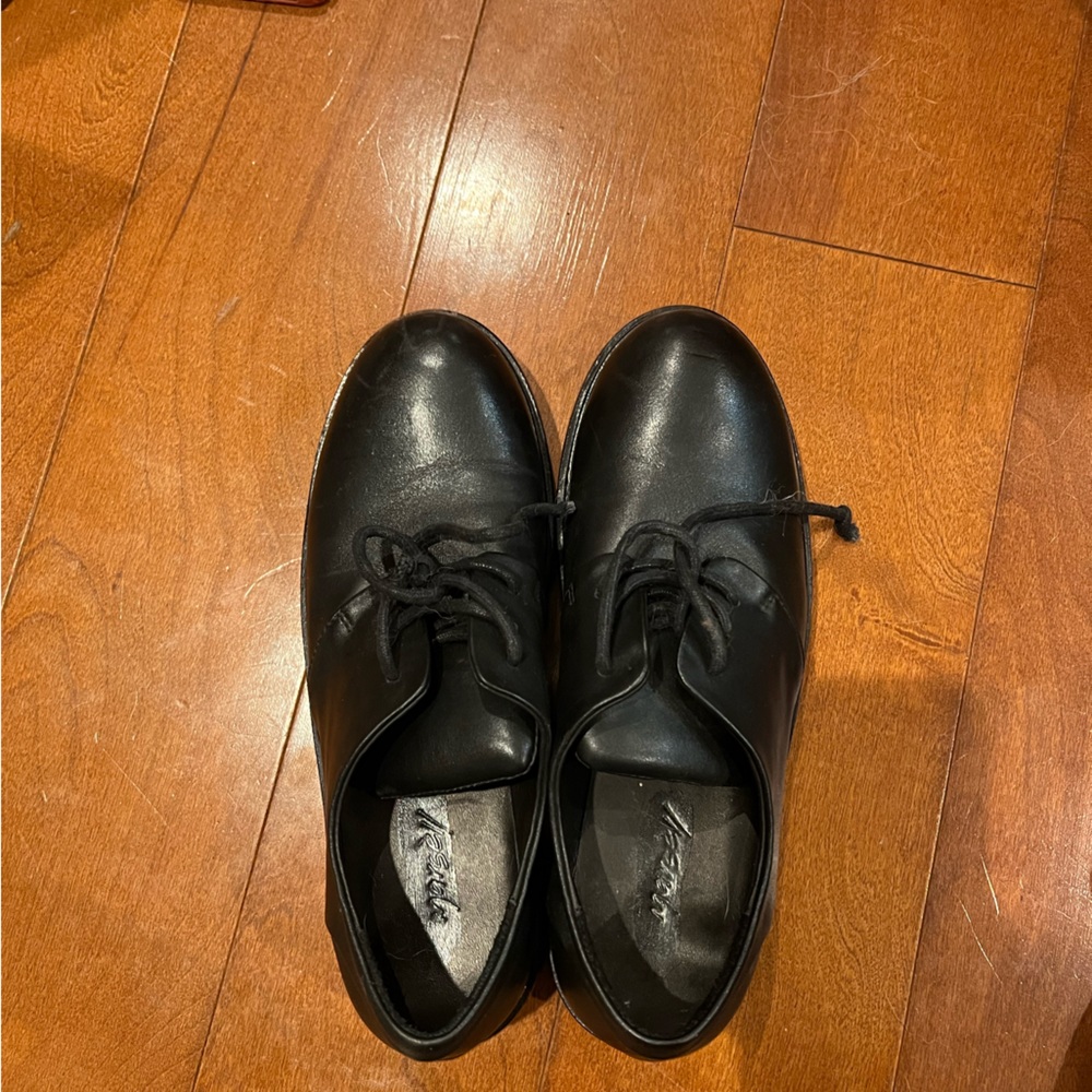 Buffed leather derbys in black